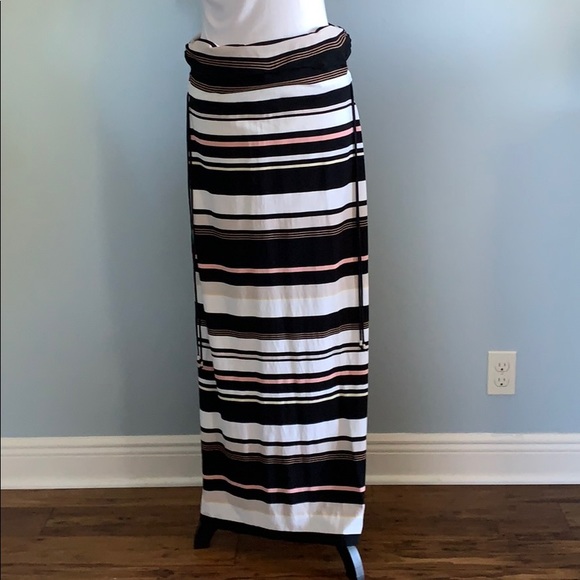 White House Black Market Dresses & Skirts - White house black market maxi skirt